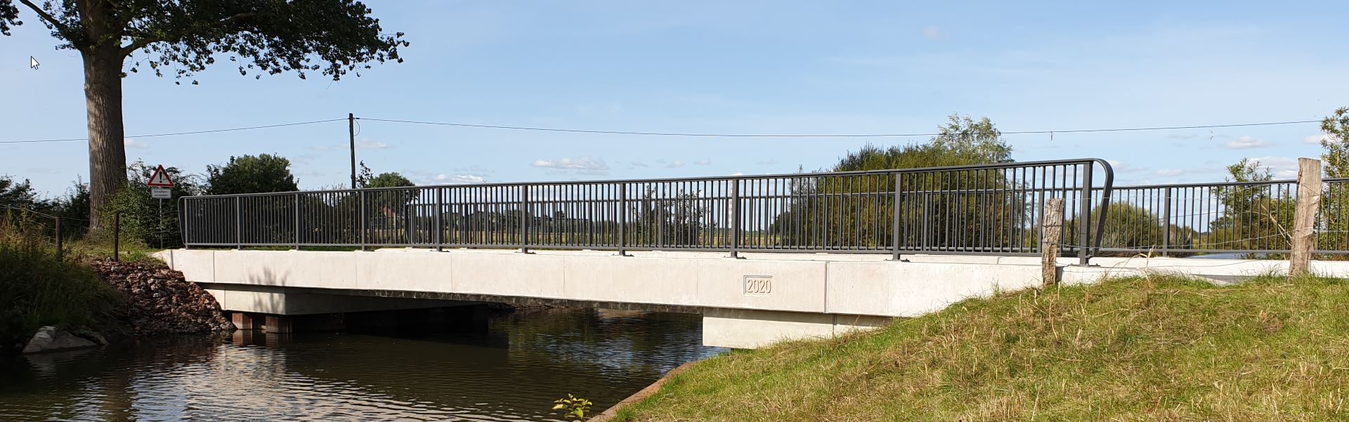 Brücke über die Hetlinger Binnenelbe