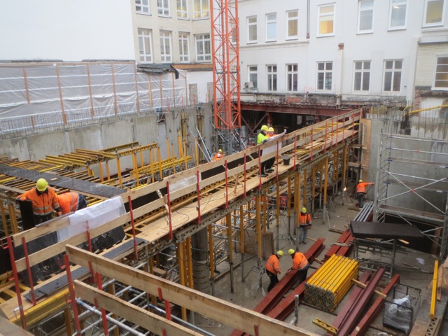 Schalungsbau im Innenhof